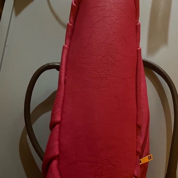 EUC Michael Kors hot pink large purse. - Picture 5 of 5
